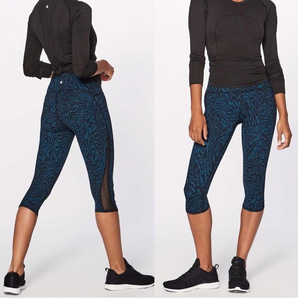 Lululemon Train Times Crop 17” Black Blue Mesh-Panel Capri Leggings Size 6 - Picture 8 of 11